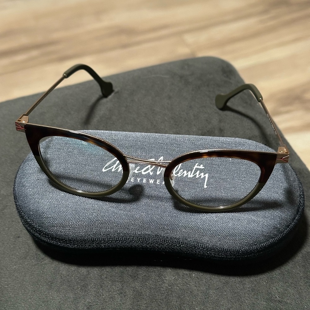 Anne & Valentin Rx eye frames - Picture 3 of 6